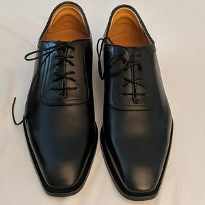 Gucci dress shoes (DKG00 1000)